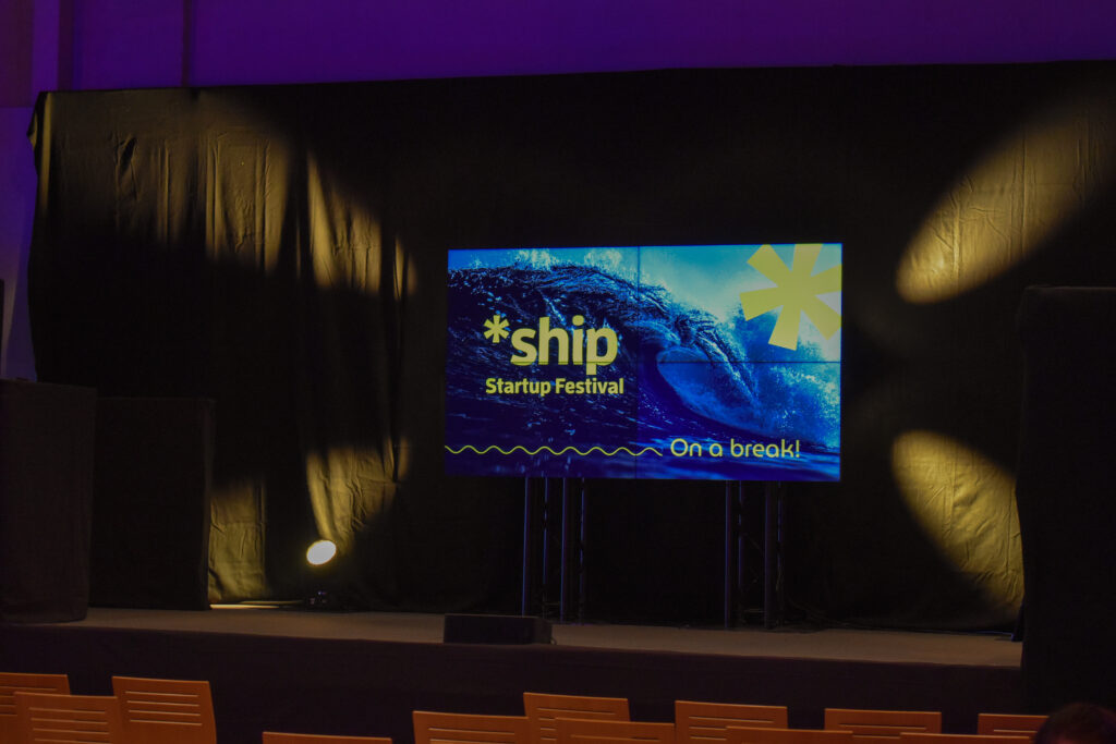 *ship Startup Festivaalin lava