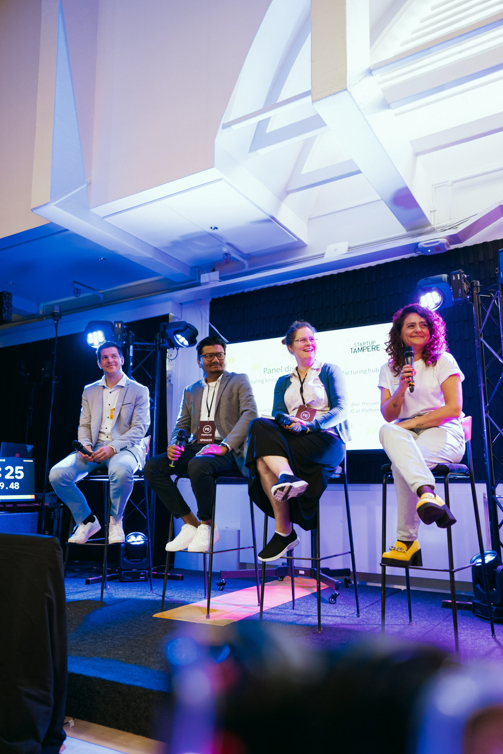 Paneelikeskustelu yritystapahtumassa Tampereella